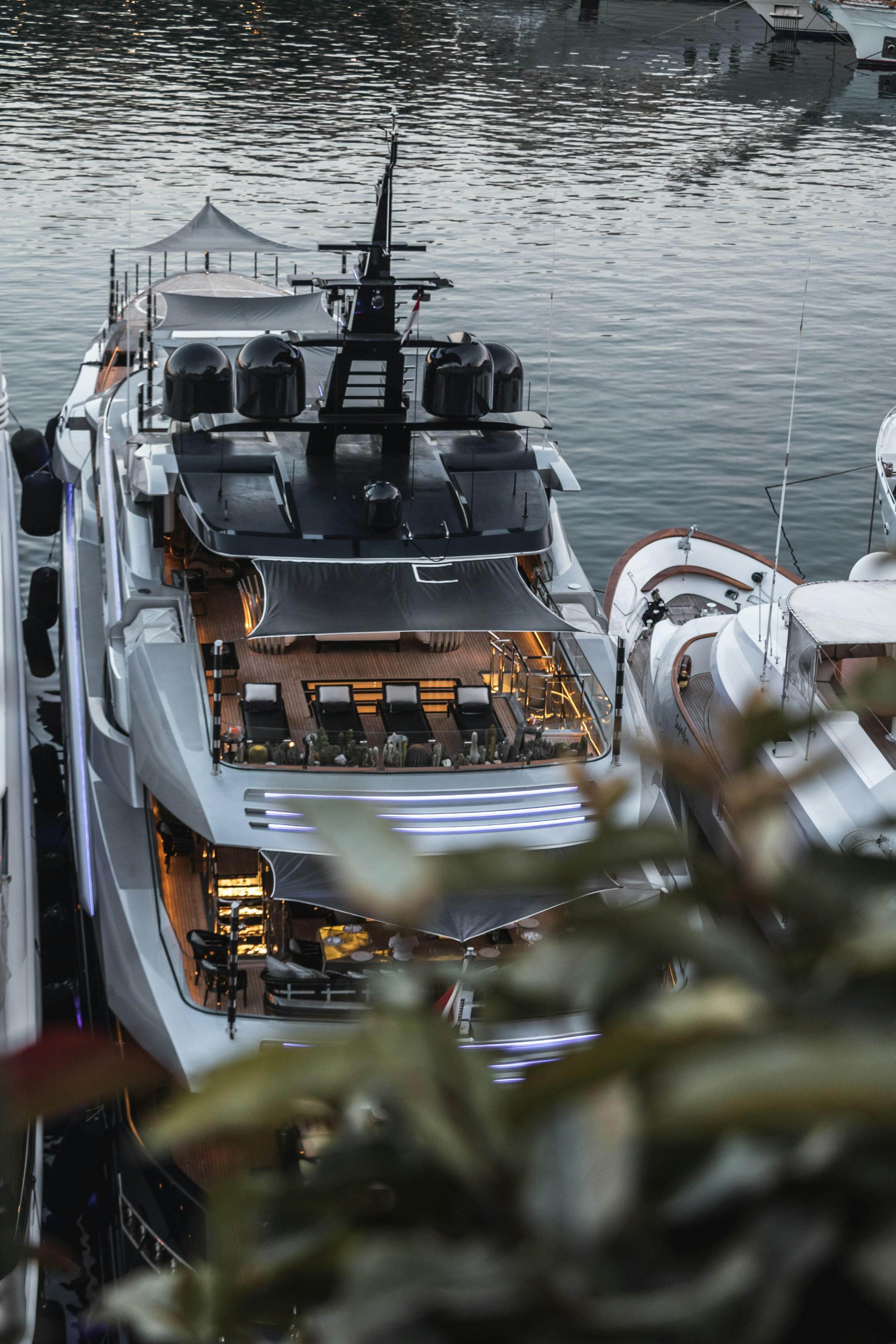 Let lunch set the pace aboard a private charter yacht